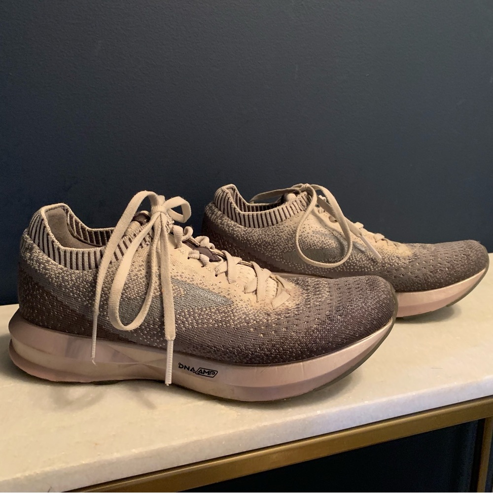 Brooks levitate 2 running shoes